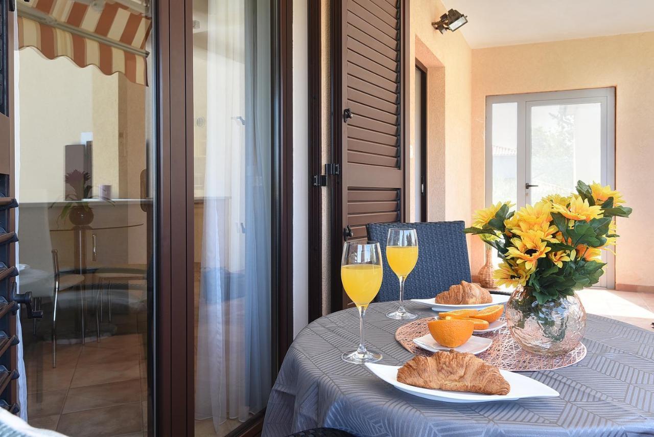 Apartments Vita Vinkuran Luaran gambar
