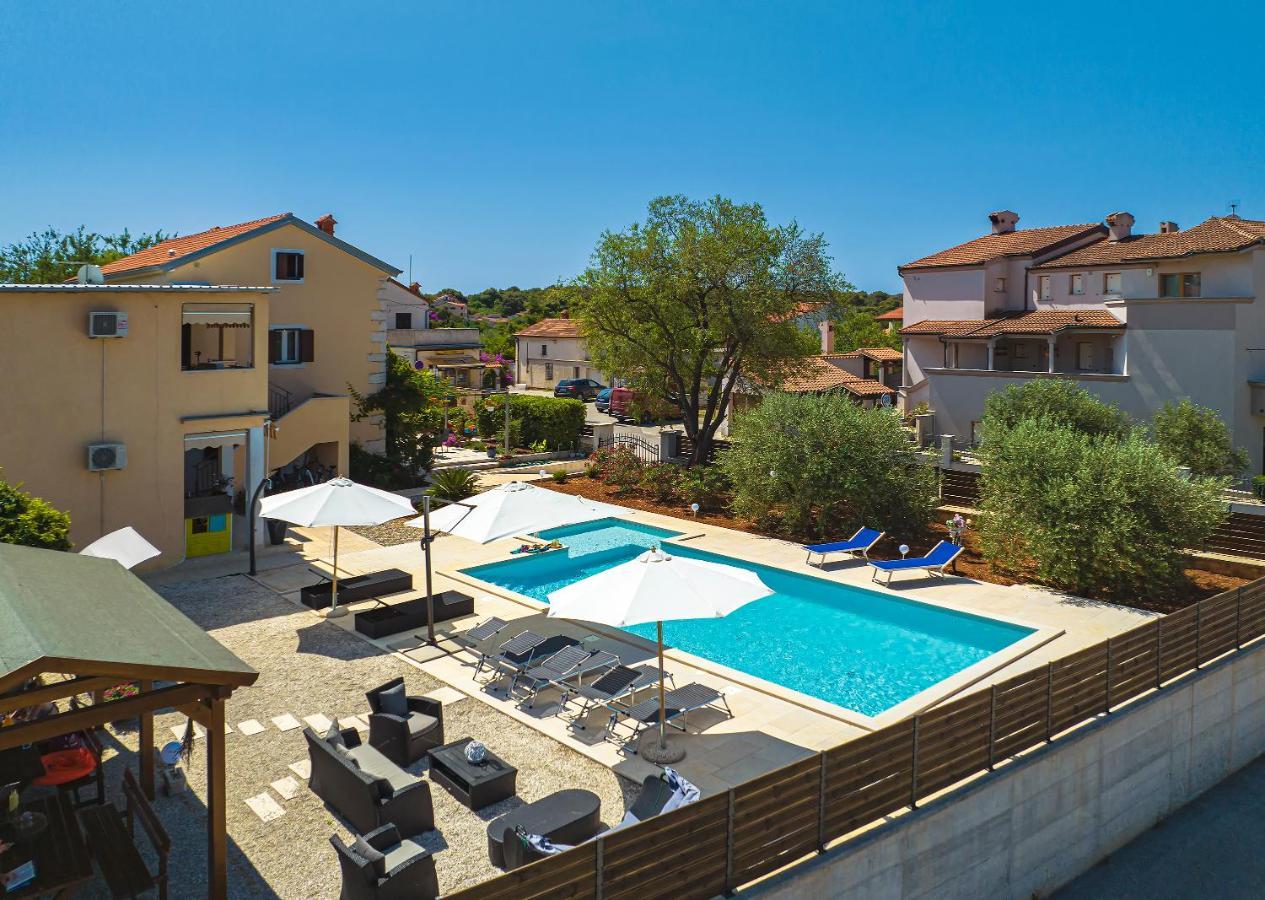 Apartments Vita Vinkuran Luaran gambar